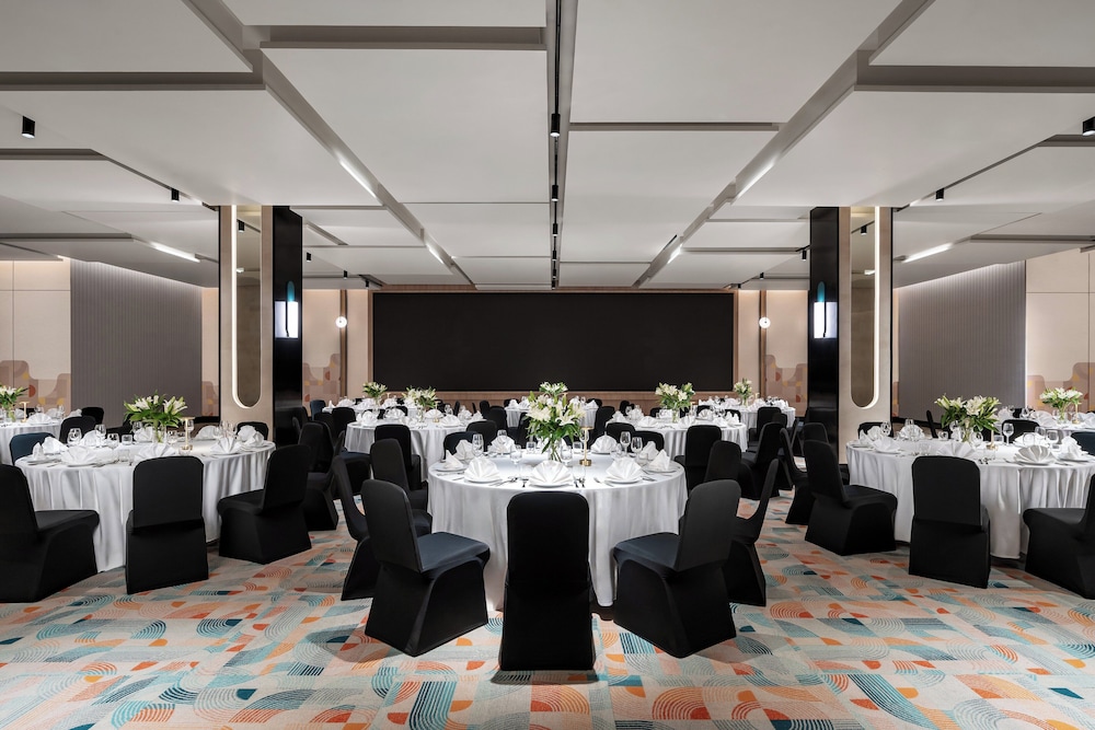 M Social Hotel Phuket 37/50