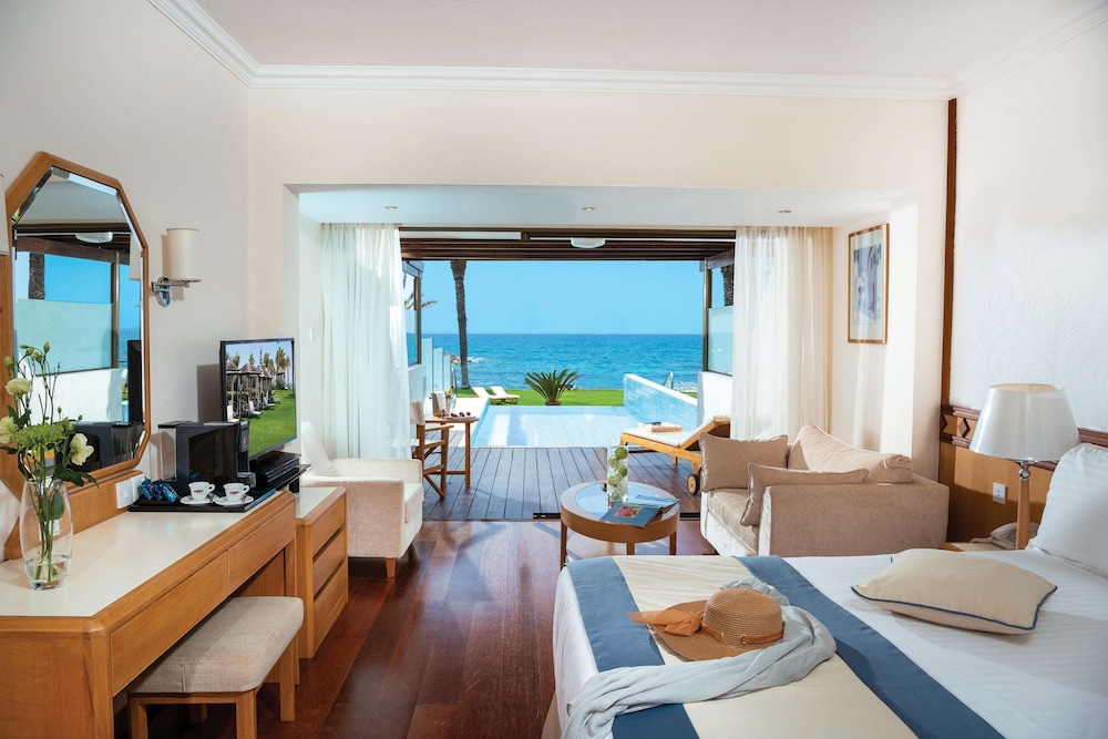 Constantinou Bros Athena Beach Hotel 53/75
