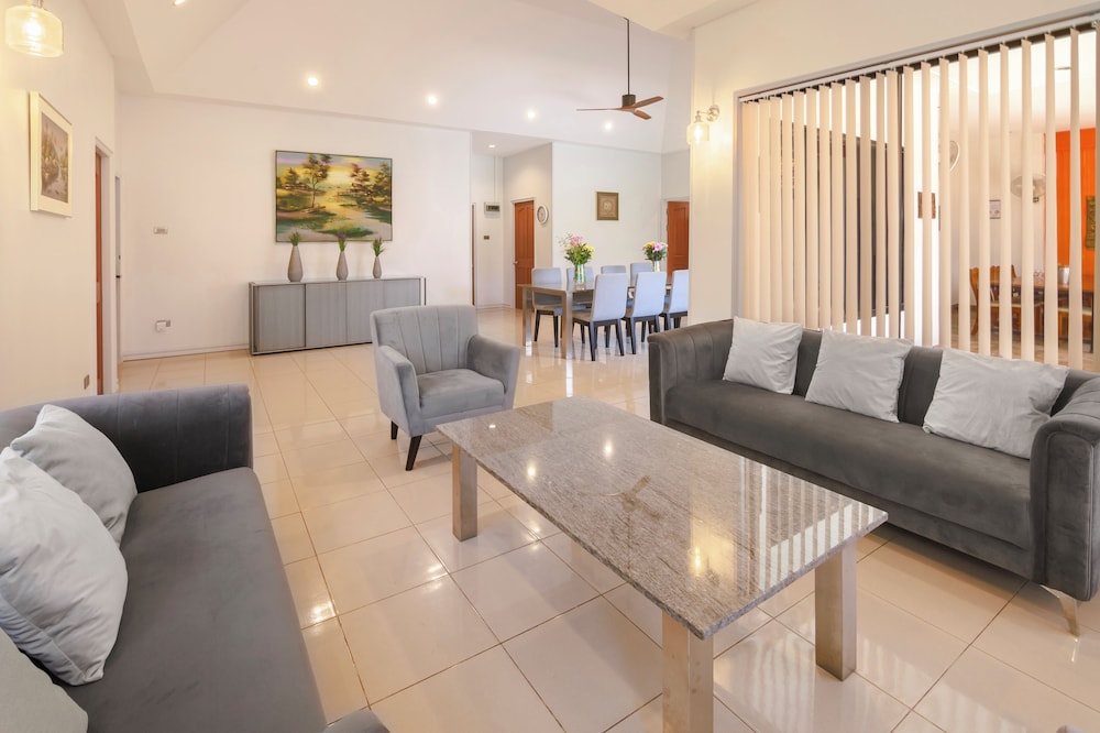 Pattaya Hill 2 29/50