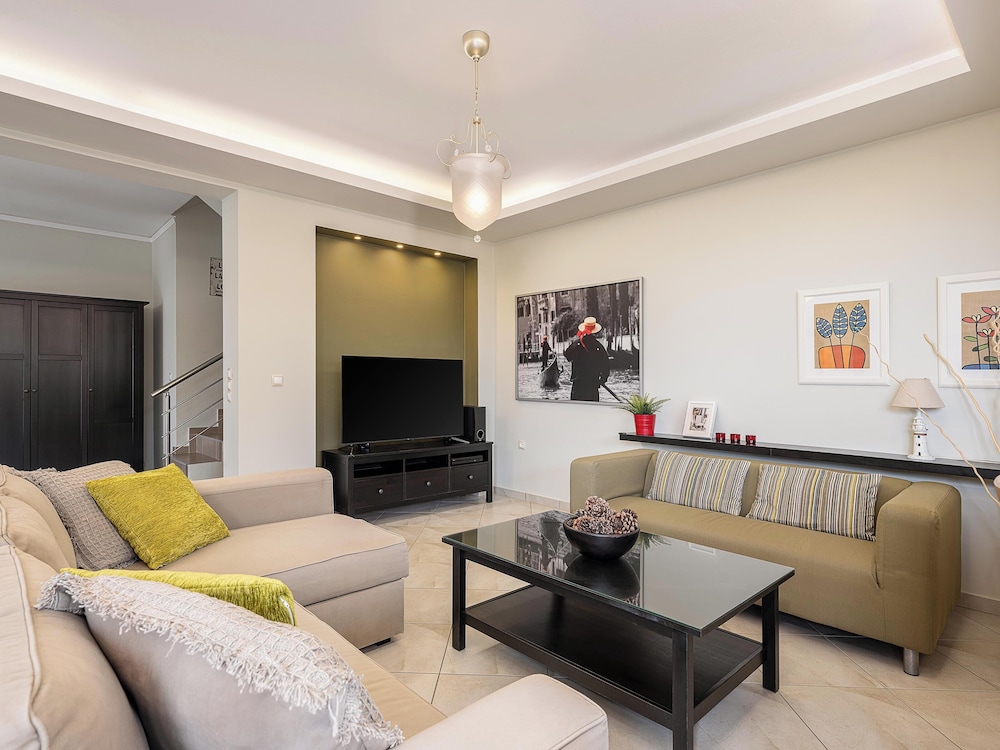 Villa Athinais 12/40