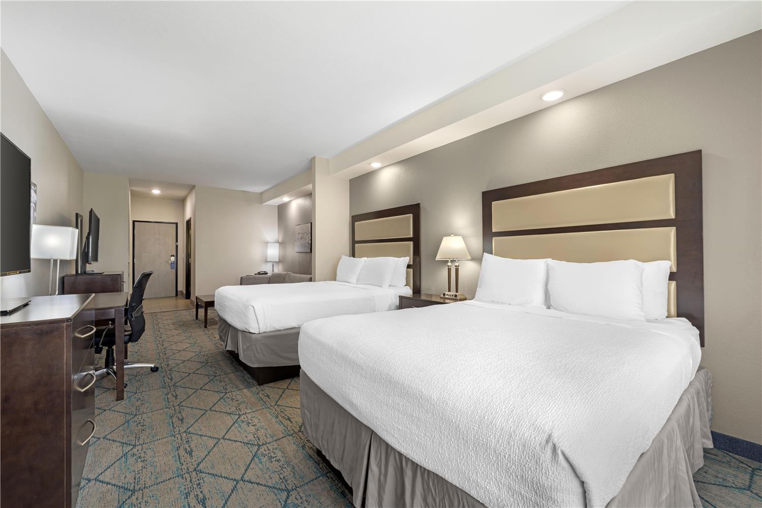 Suite, 2 Queen Beds, Sofa
