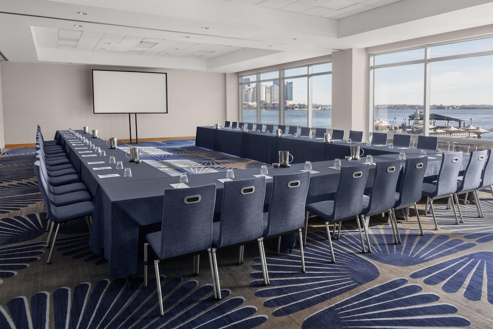 Hyatt Regency Jersey City on the Hudson 50/61