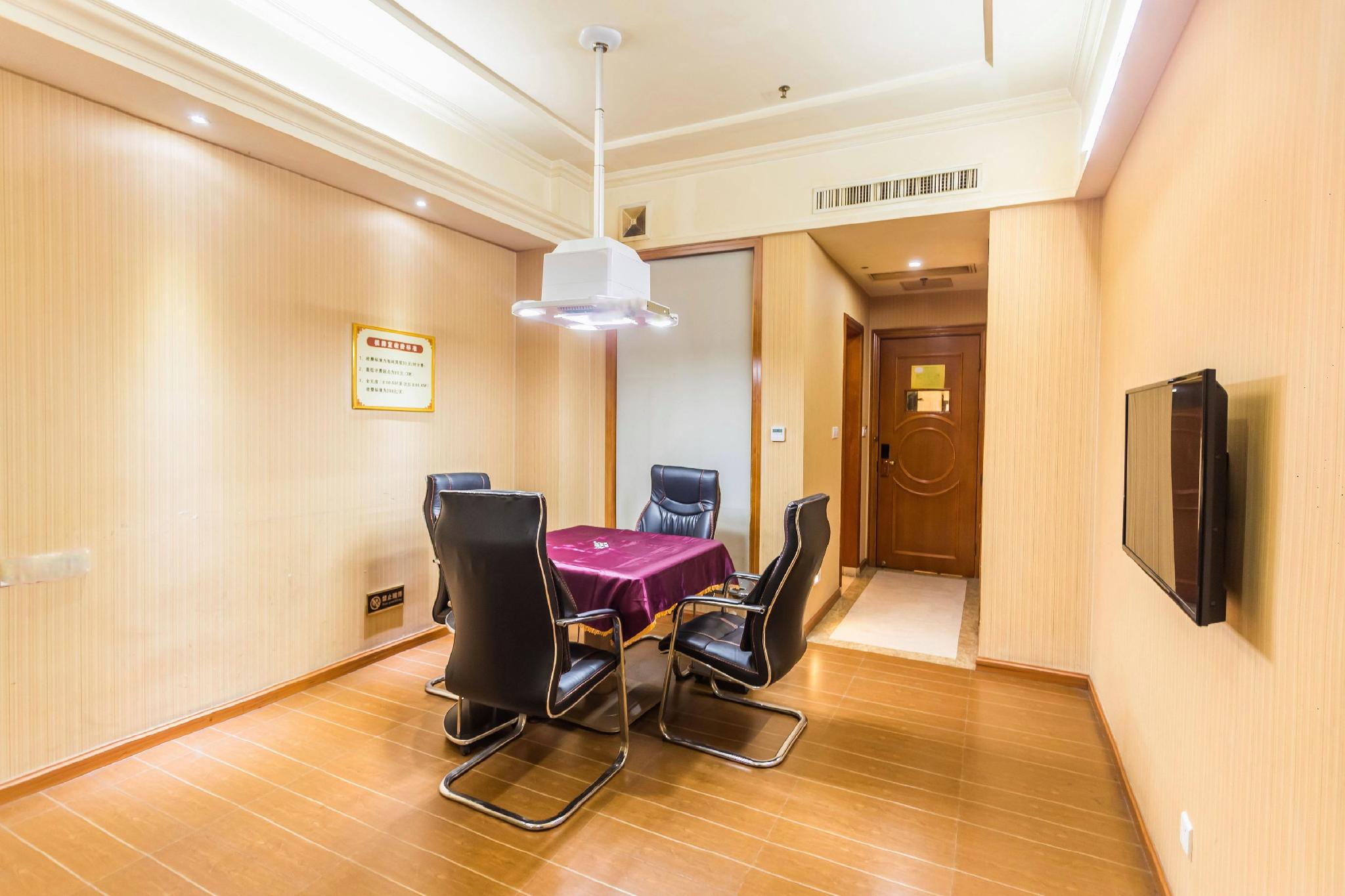 Vienna Hotel (Shantou Chaoyang High-Speed Railway Station) 46/51