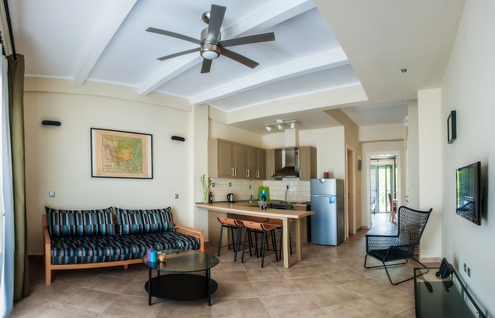 Villa Despina Green Suites 12/18