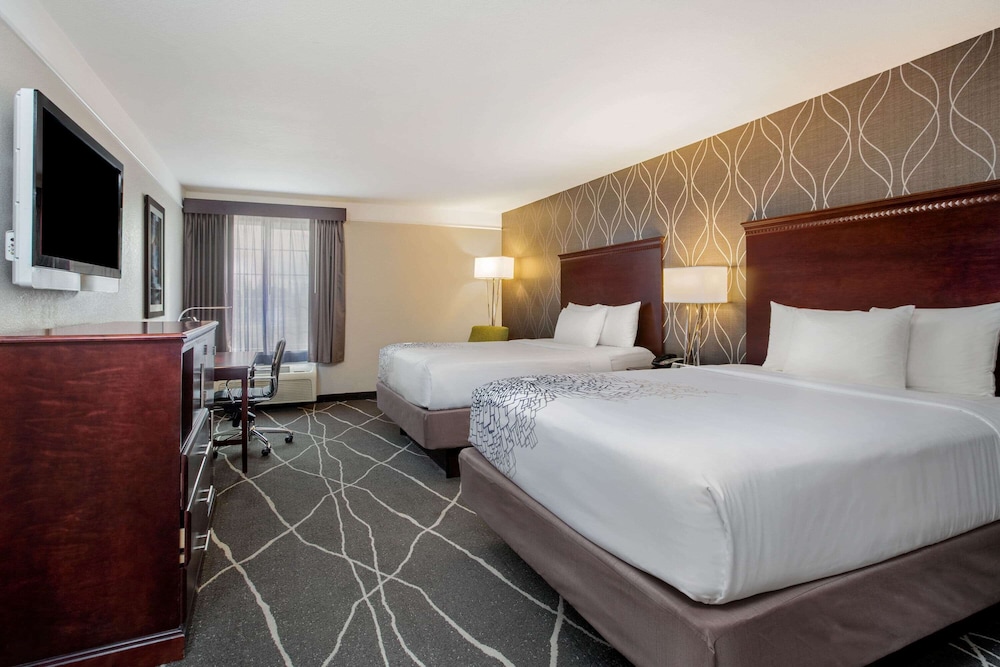Fairfield Inn & Suites By Marriott Fresno River Park 17/54