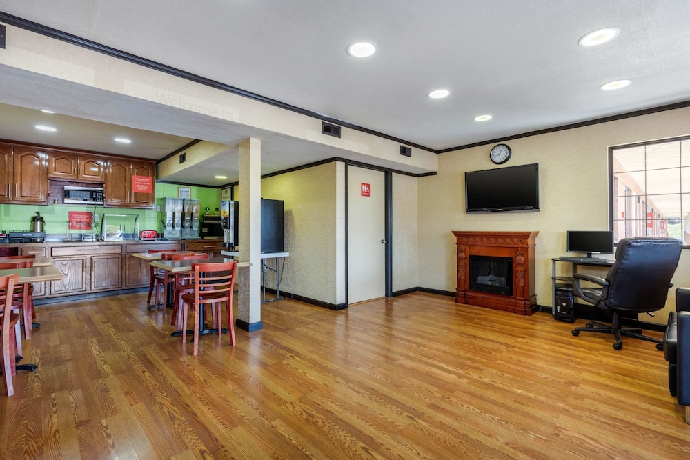 Econo Lodge Nashville TN 36/41