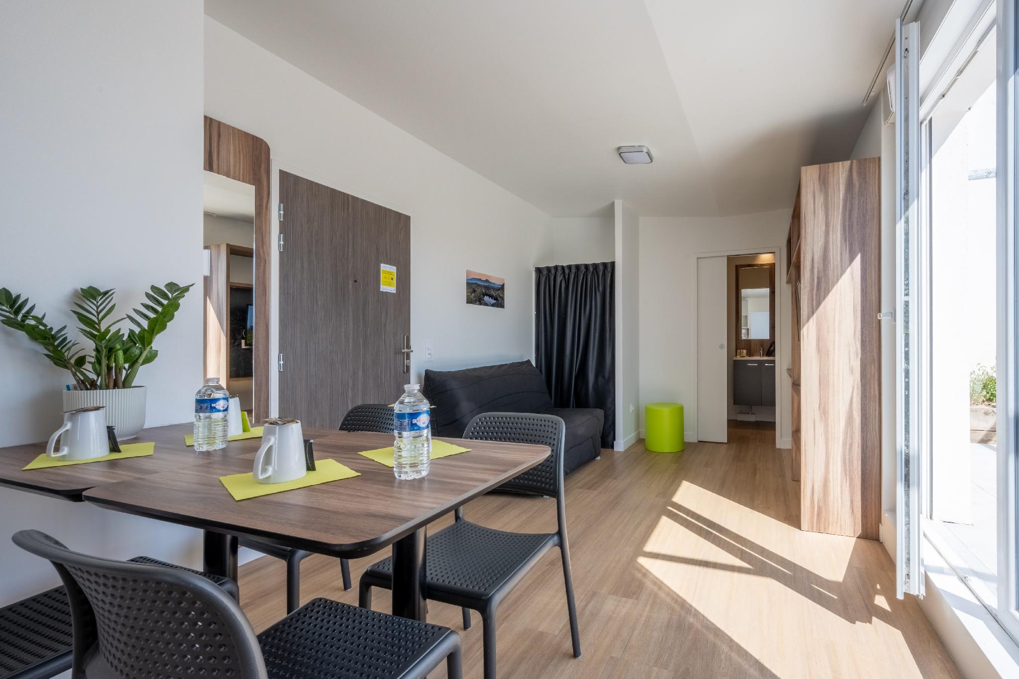 ATHOME RESIDENCE ET SPA 34/40