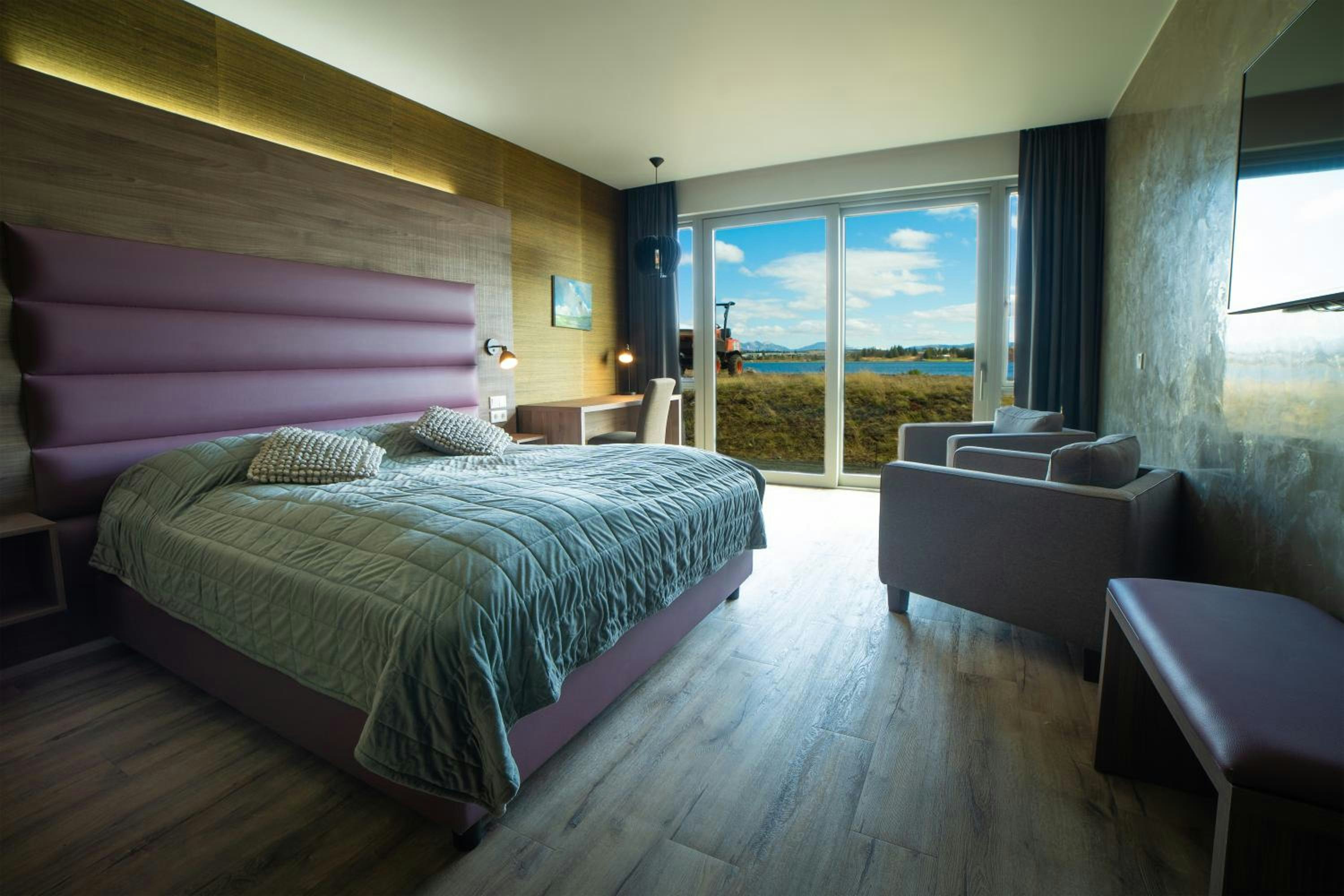 HOTEL KRIUNES 15/83