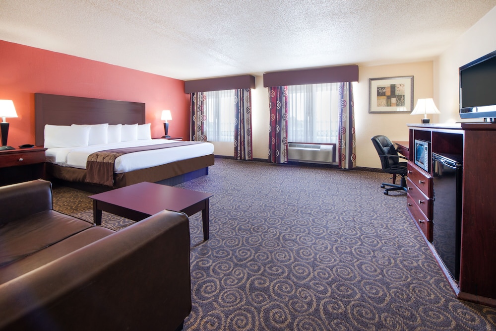 Travelodge by Wyndham Enid 12/40