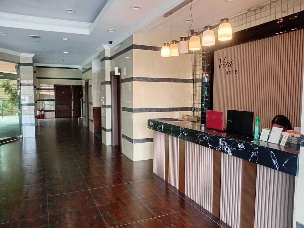 Townhouse Oak Vera Hotel Near Clark International Airport 7/57