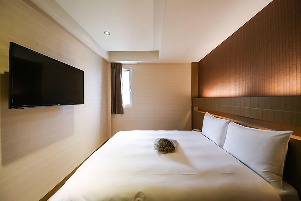 Talmud Tainan Suites 15/65