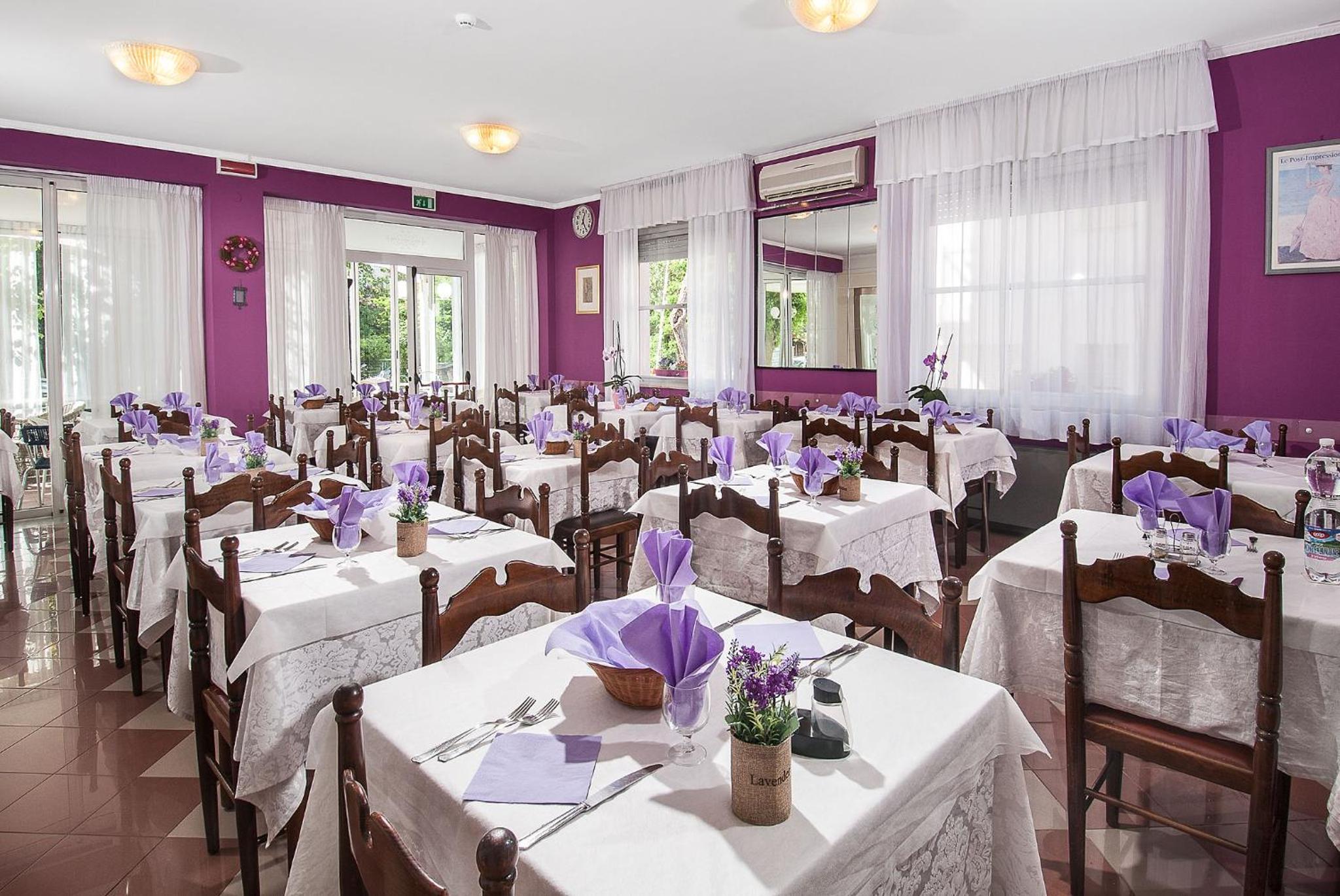 Hotel Cheri 38/48