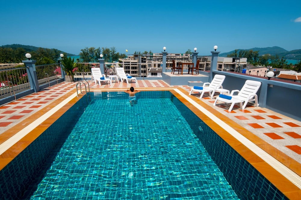 The Crystal Beach Hotel 52/56