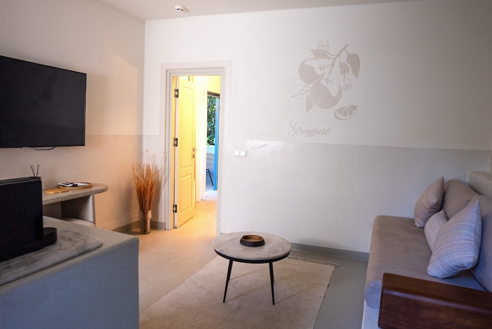 Pilos Suites 28/50
