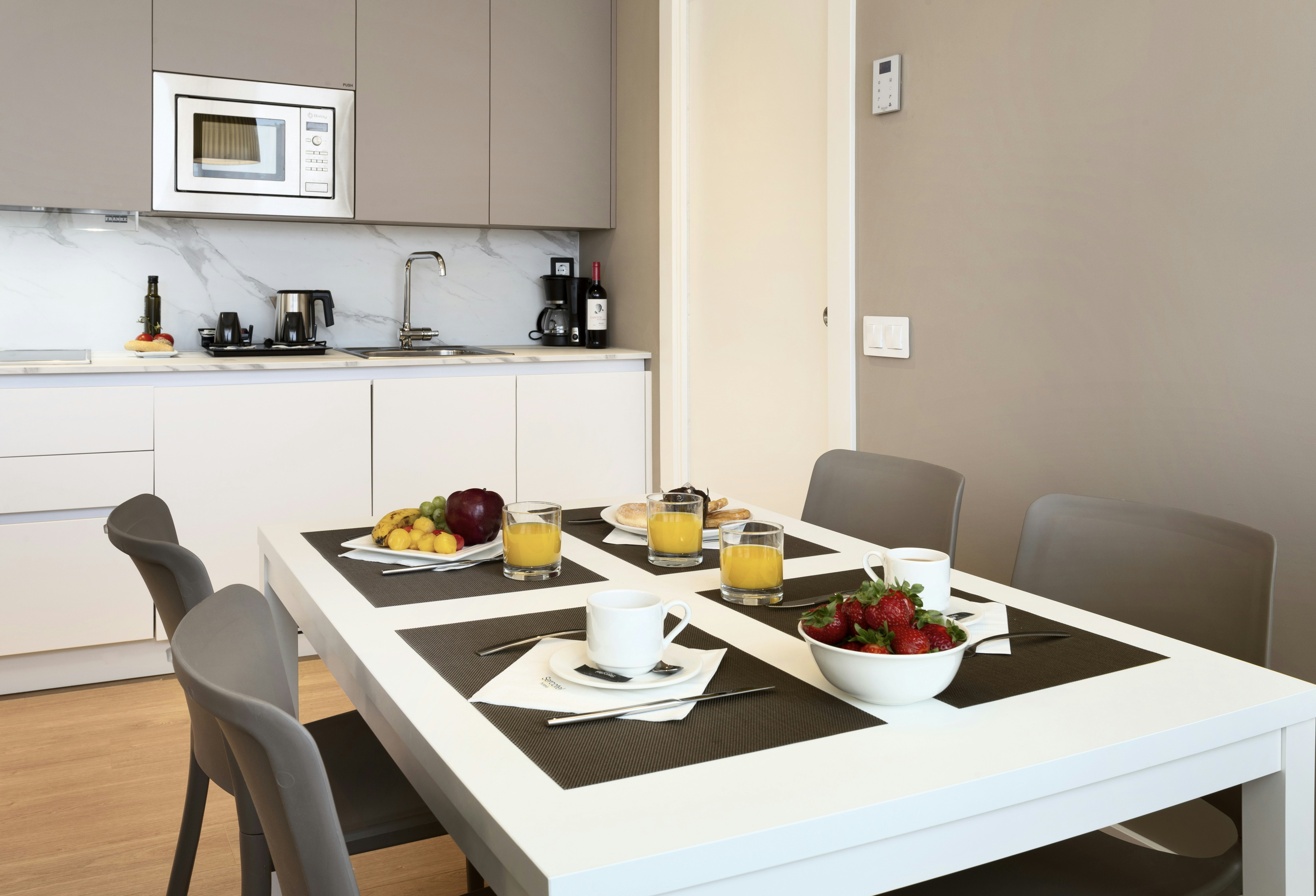 Sercotel Logrono Suites 6/9