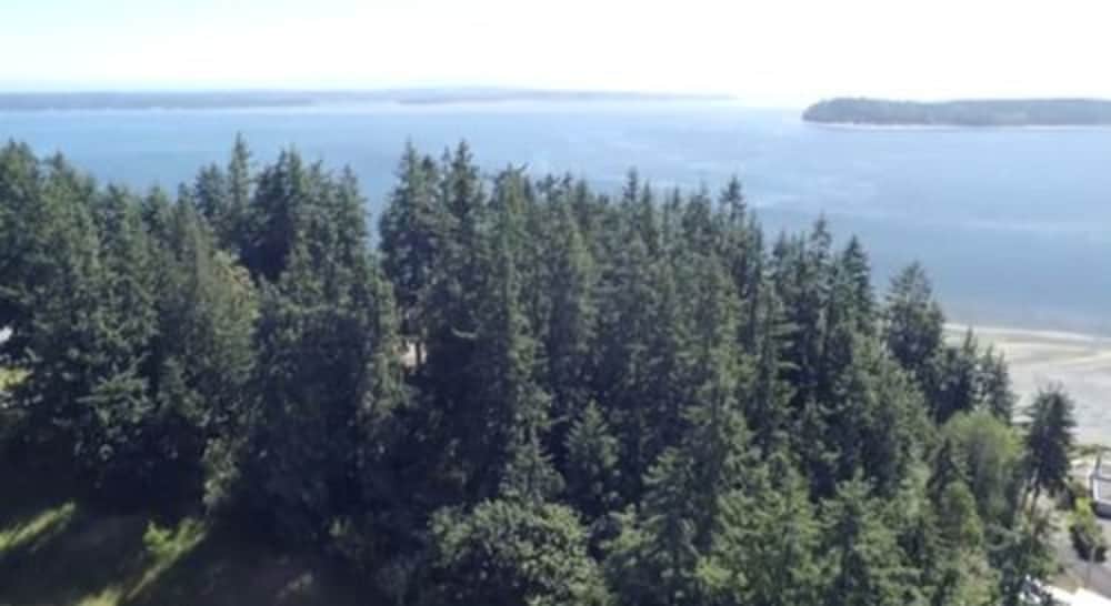Comforts of Whidbey 27/34