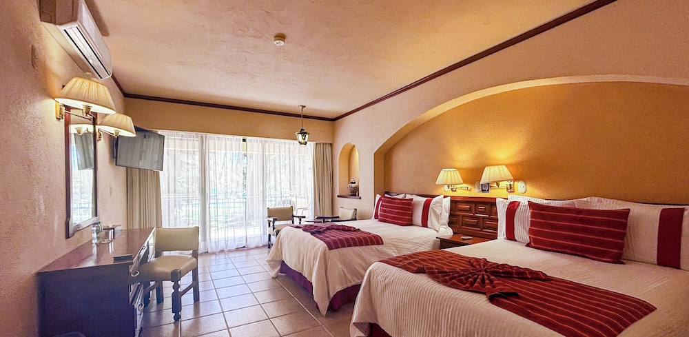 LUXURY, 2 DOUBLE BEDS