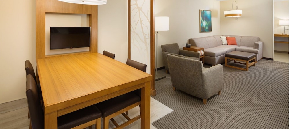 Hyatt Place Lubbock 42/54