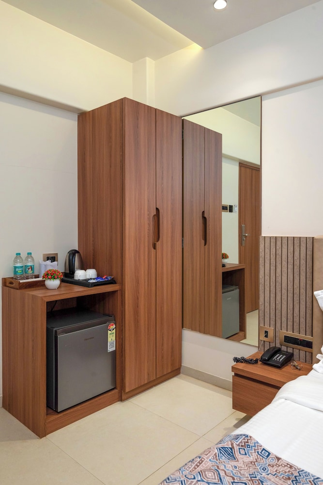 Hotel Kalpana Palace 10/48