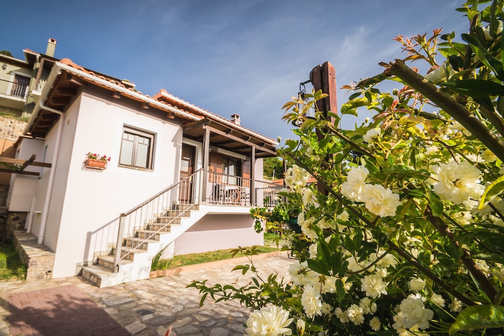 Ilaeira Mountain Resort 2/50