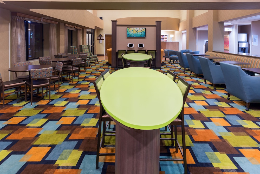 Holiday Inn Express Hotel & Suites Henderson 61/71