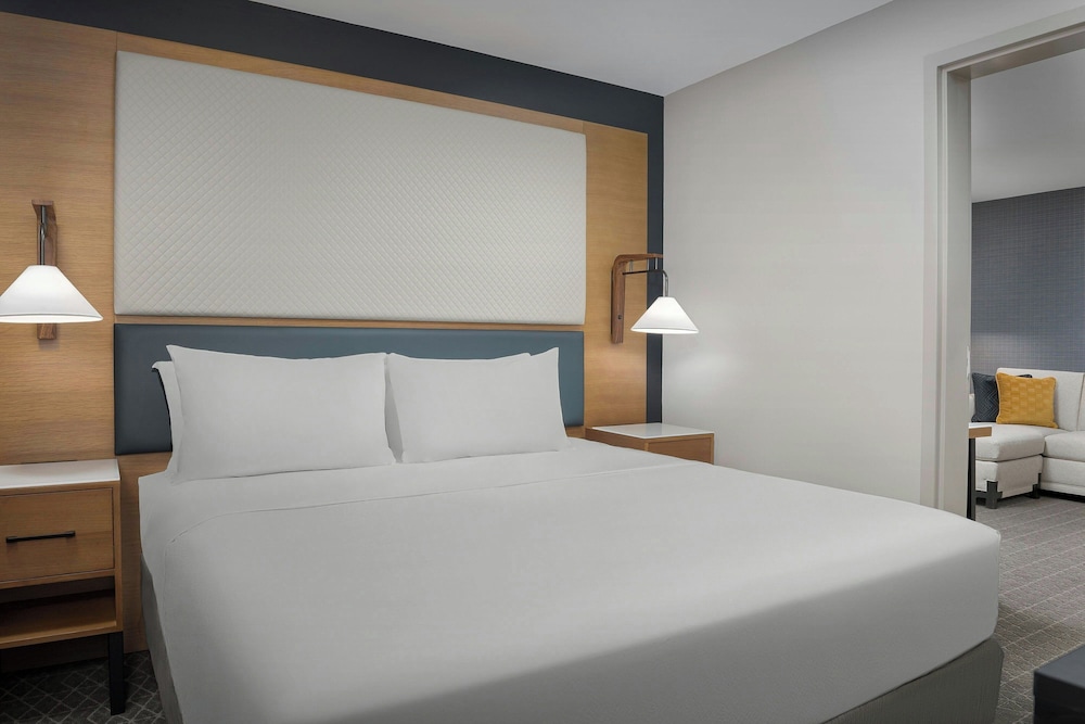 Residence Inn by Marriott Seattle Northgate Station 7/39