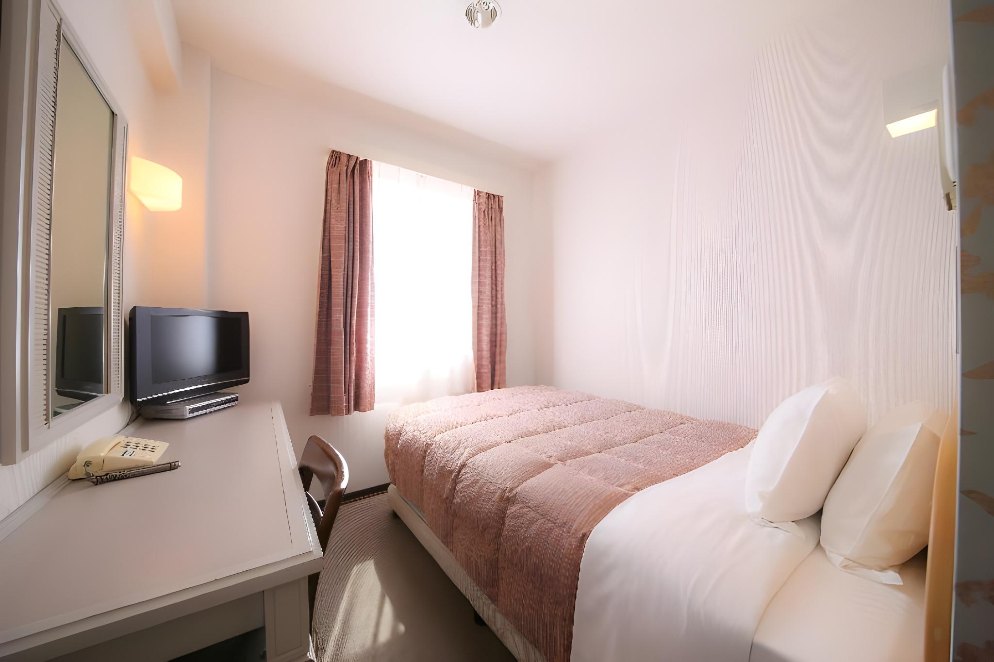 Semi Room, King Bed