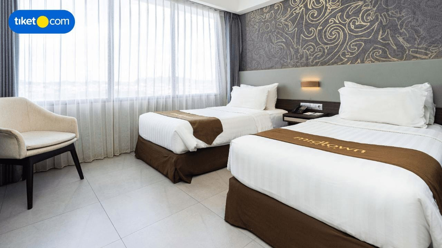 Groovy, Twin Beds