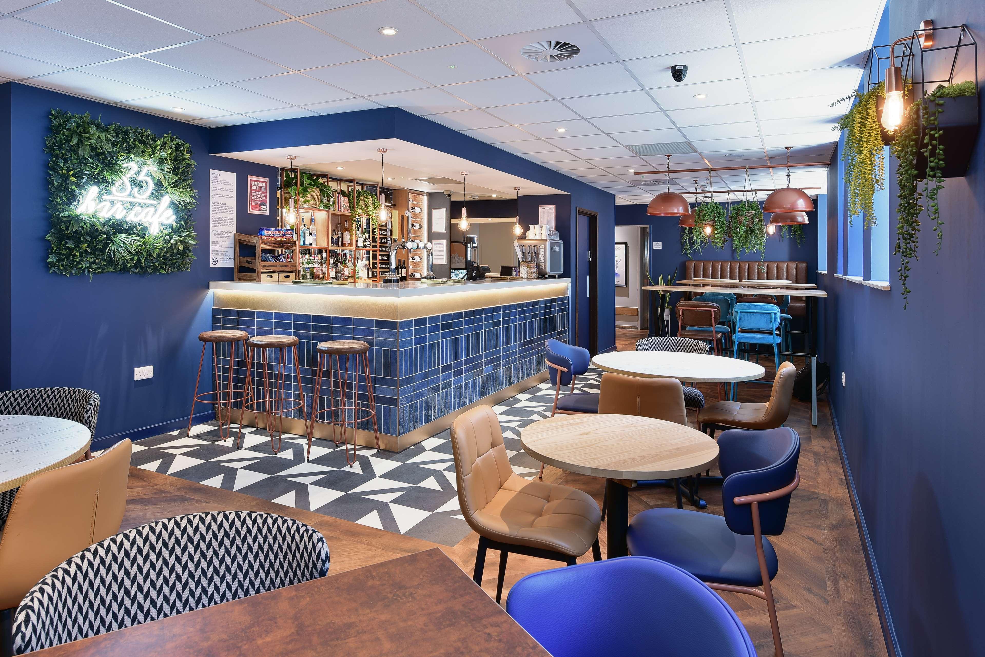 Travelodge Cardiff Central Queen Street 15/23