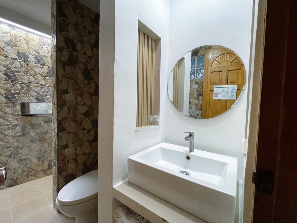Montani Beach Resort 47/49