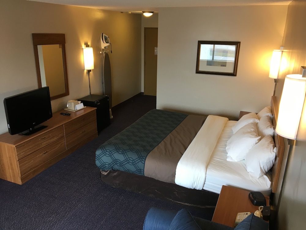Econo Lodge Darien Lakes 28/46