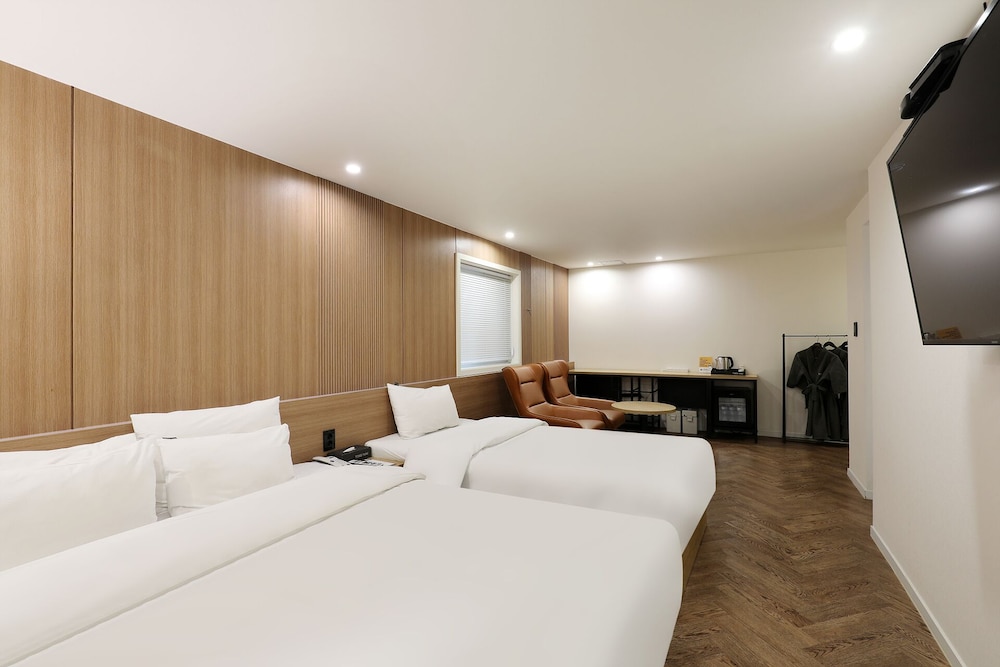 Hotel Tomgi 20/99