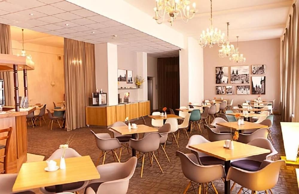 Central Hotel 41/47