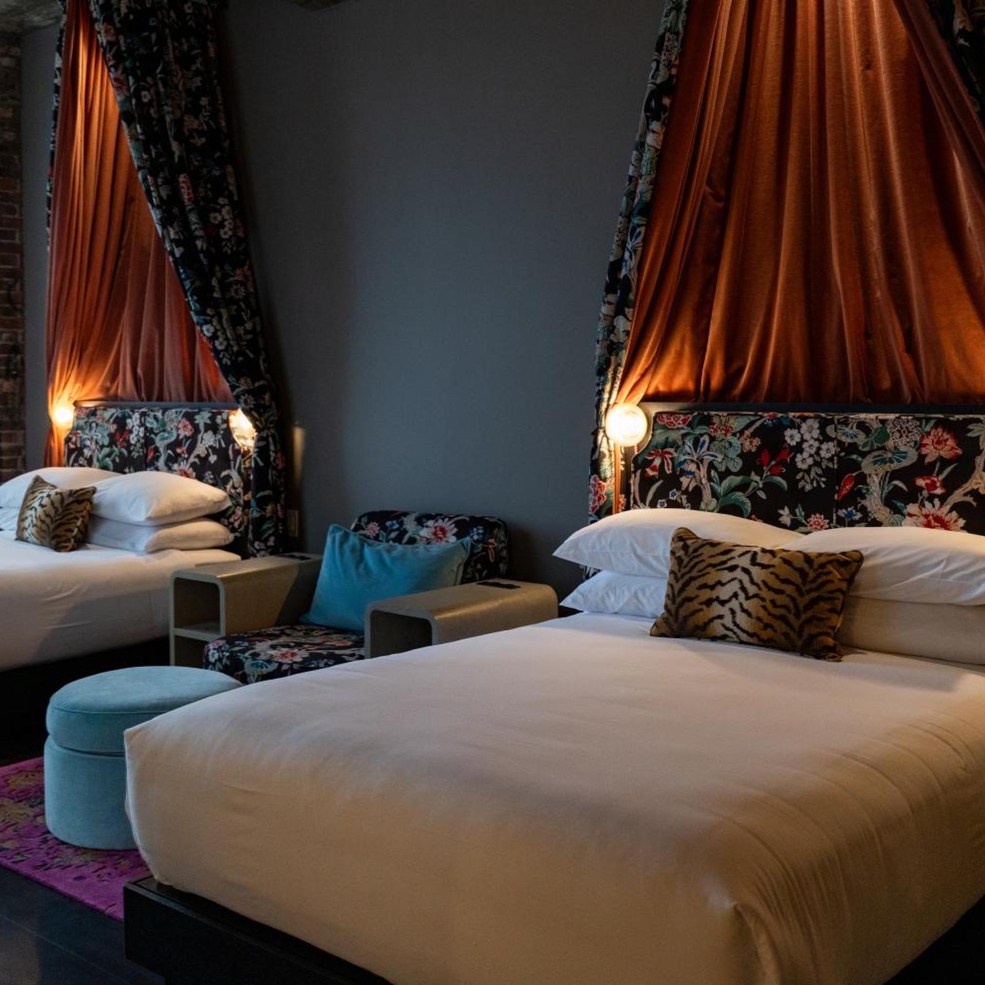Room, King Bed, Queen Bed, River Front, Accessible
