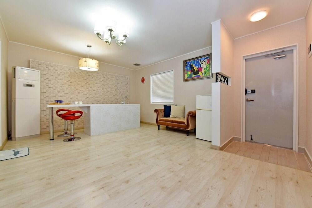 Namhae Bluemare Pension 9/50