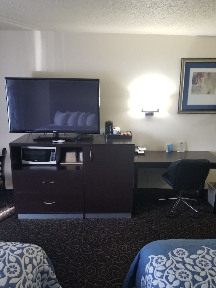 Days Inn by Wyndham Fort Collins 65/75