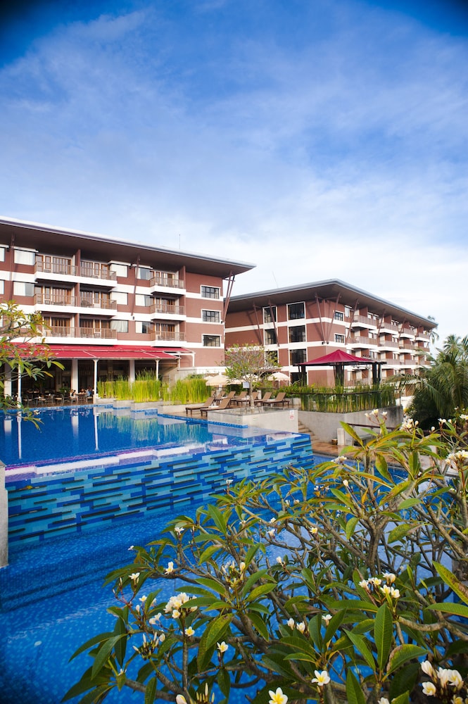Peach Blossom Resort in KARON BEACH