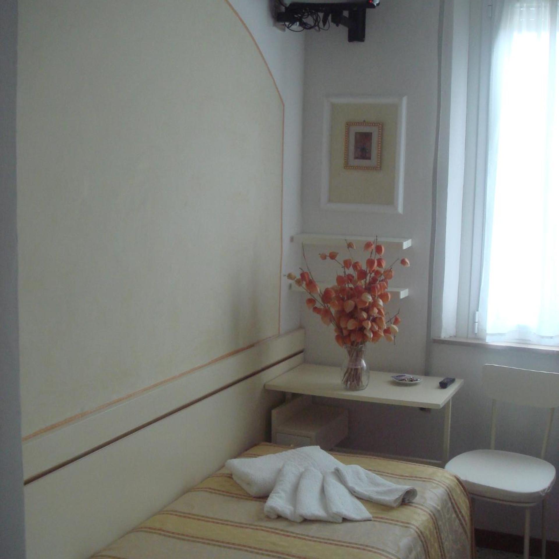Room, Single