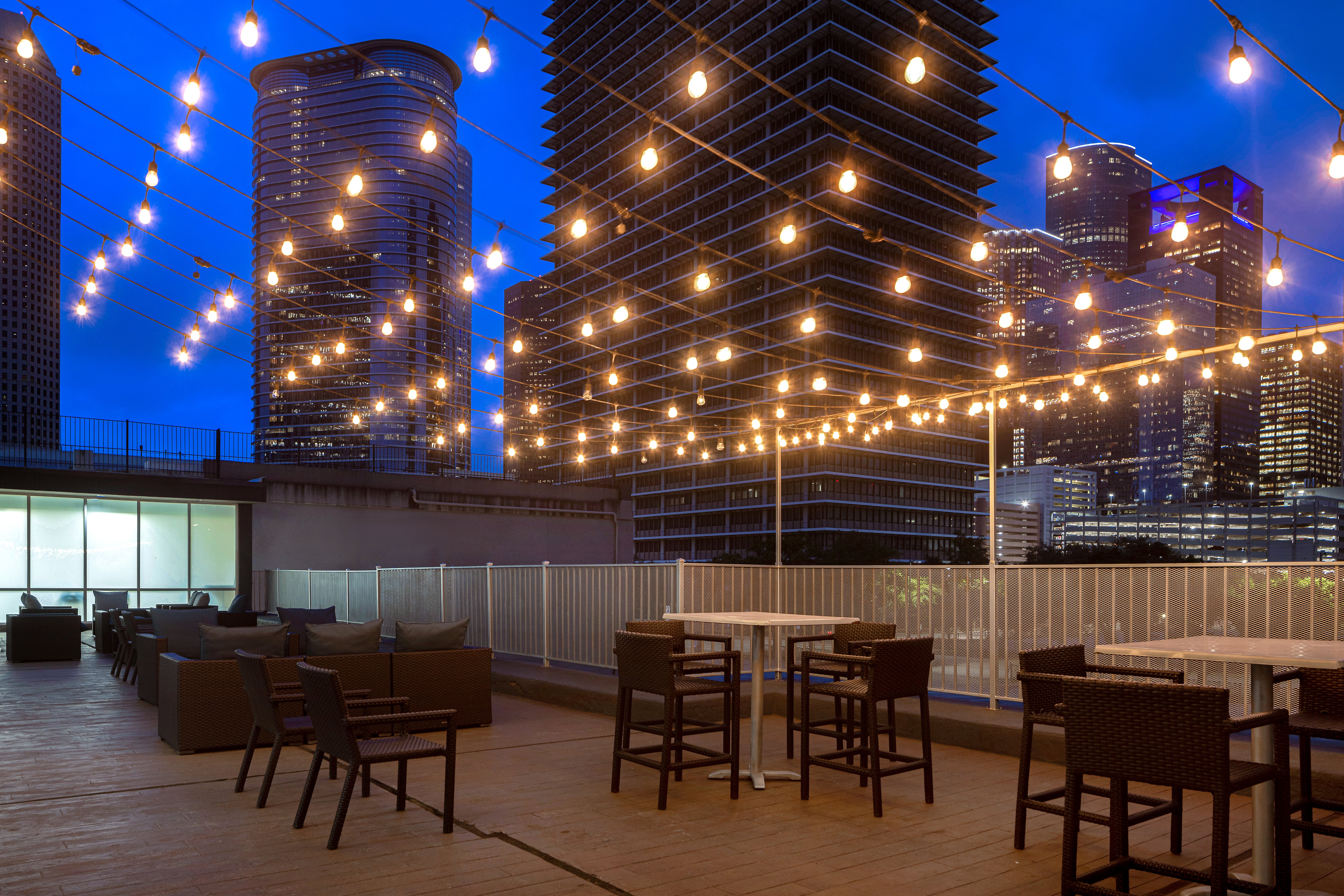 Holiday Inn Houston Downtown 65/77