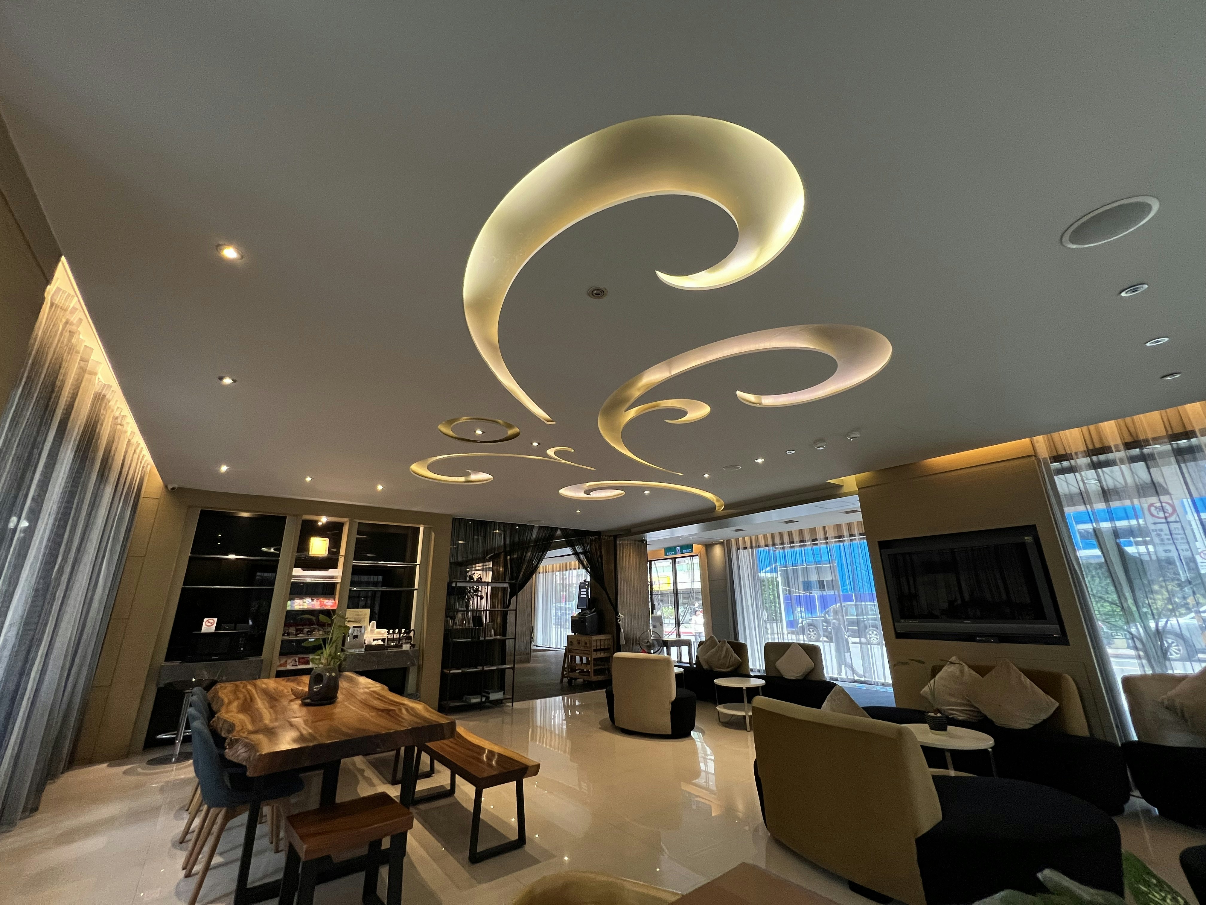 Forward Hotel Taipei 55/75