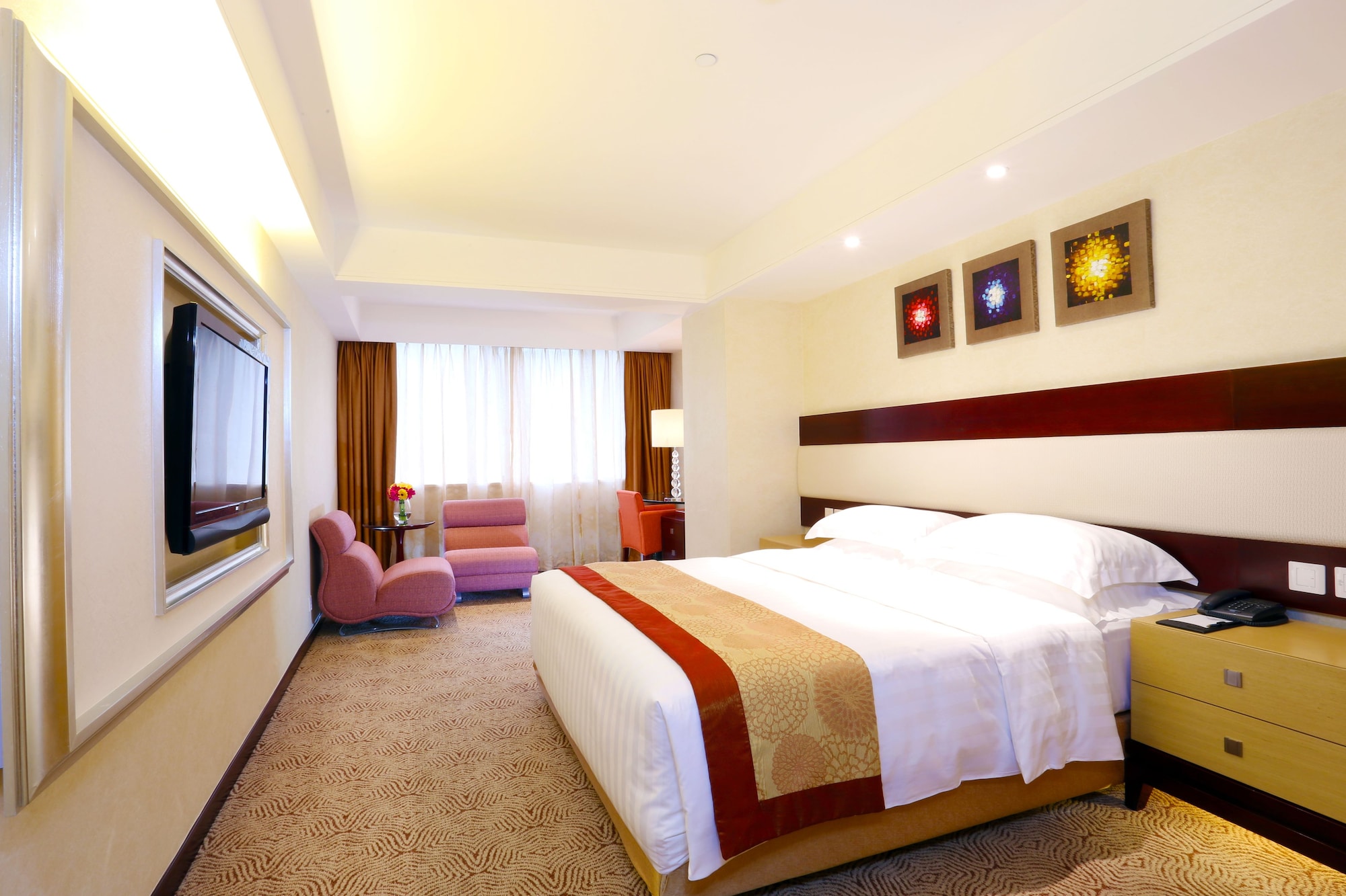 PREMIER, DELUXE, DOUBLE BED