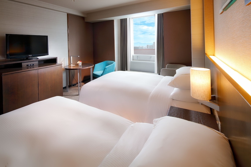 Sheraton Miyako 33/80