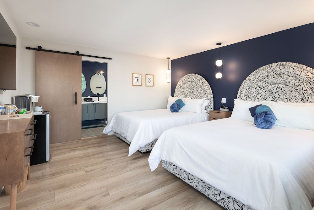 California Inn 18/49