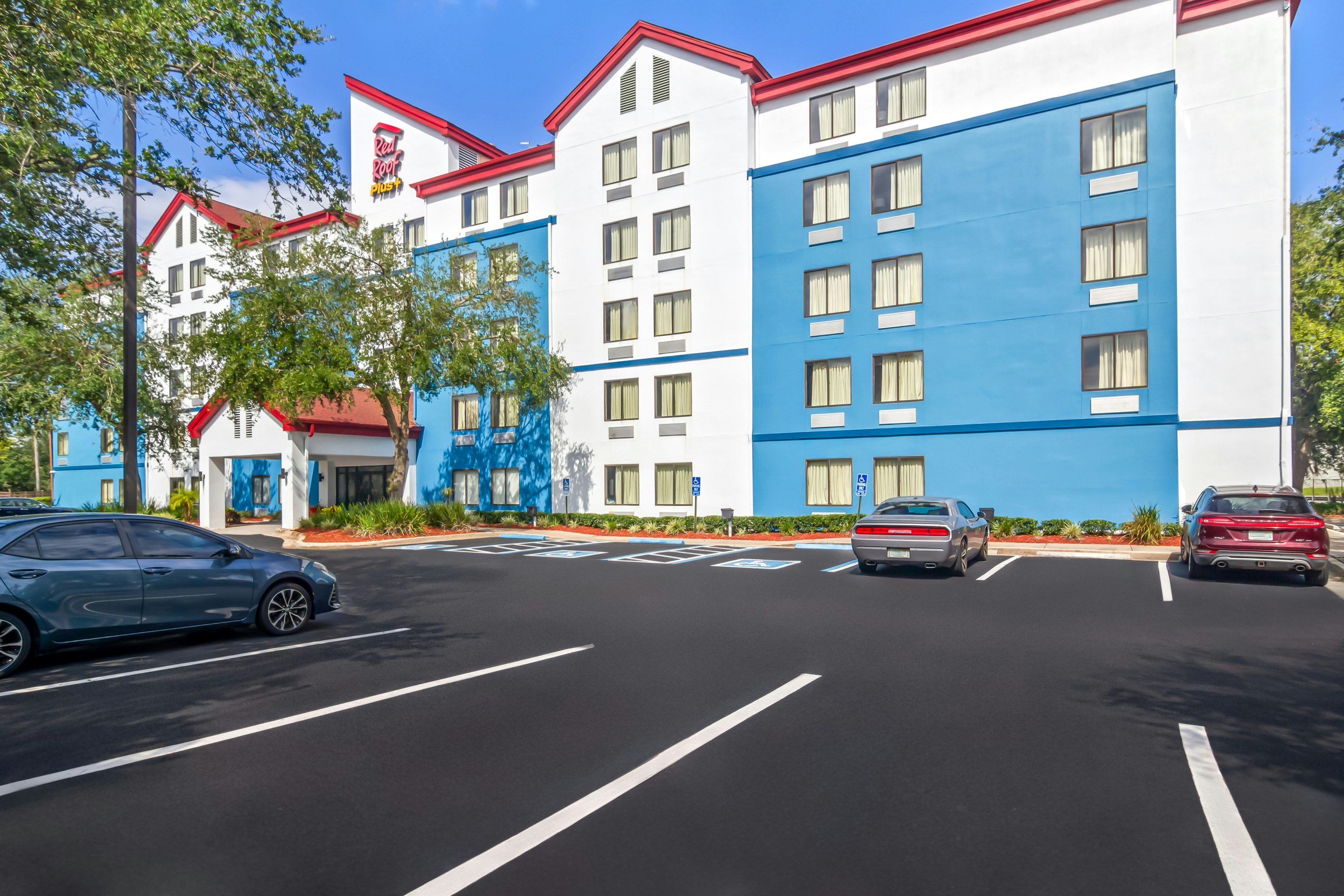 Red Roof PLUS Jacksonville - Southpoint 23/24