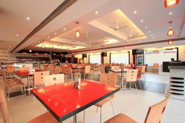 Hotel Sheela Shree Plaza 17/23