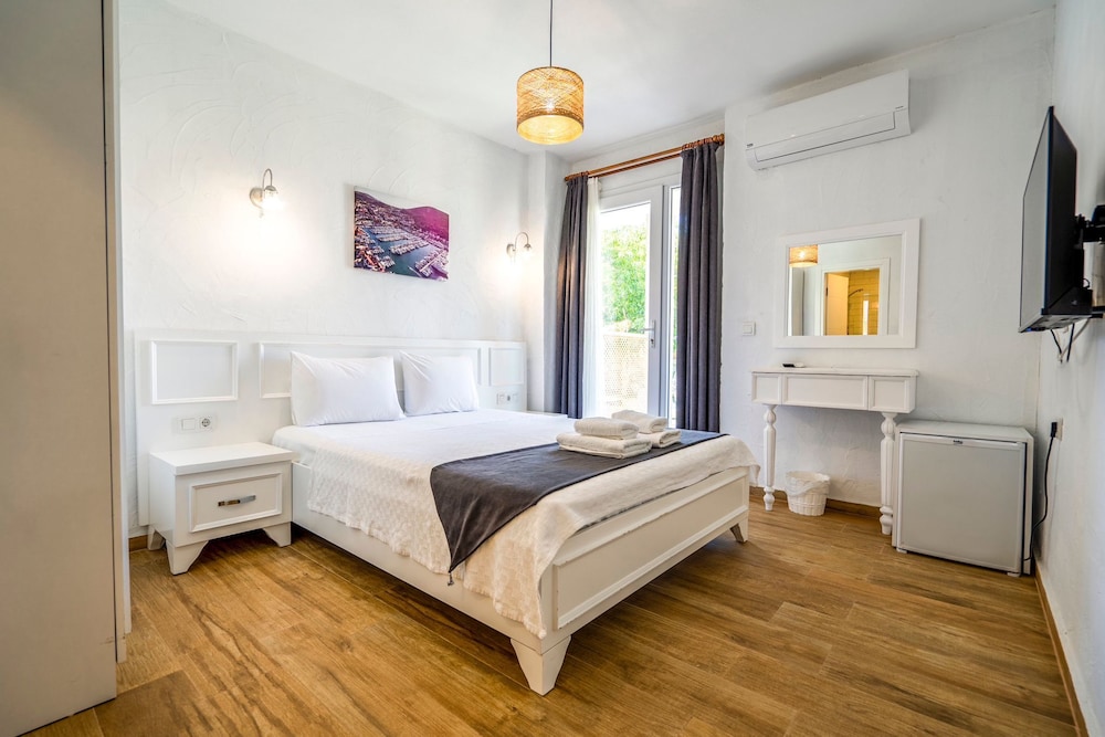 Alacati Londia Hotel 5/27