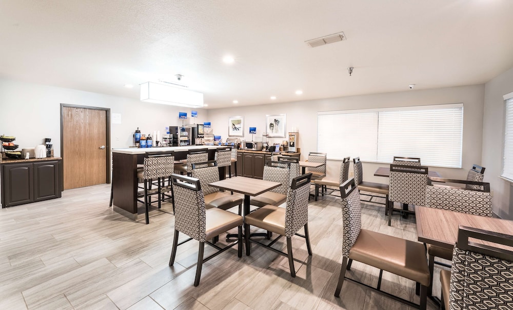 Best Western Abilene Inn Suites 25/34