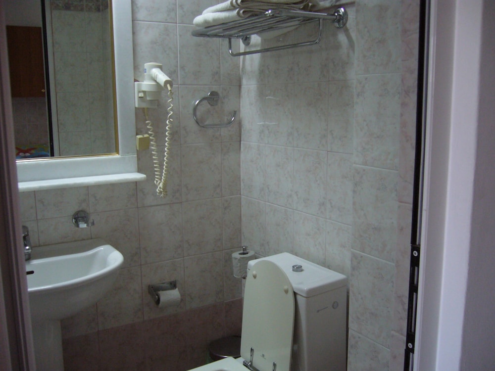 Rhodian Rose Hotel 55/58