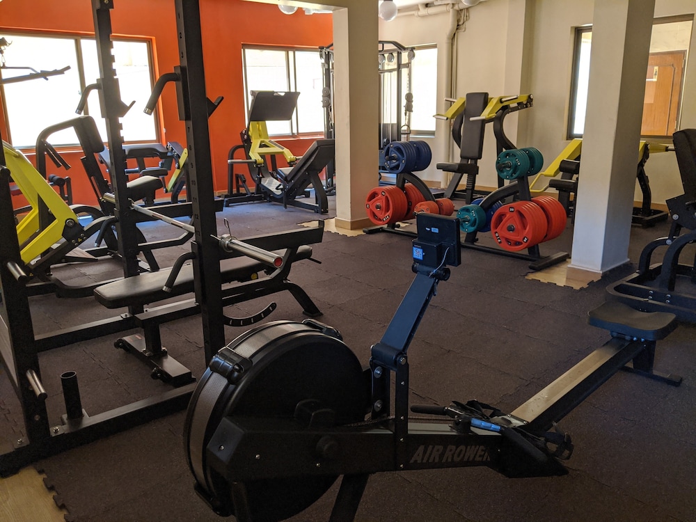 Prestige Hotel Suites 24/50