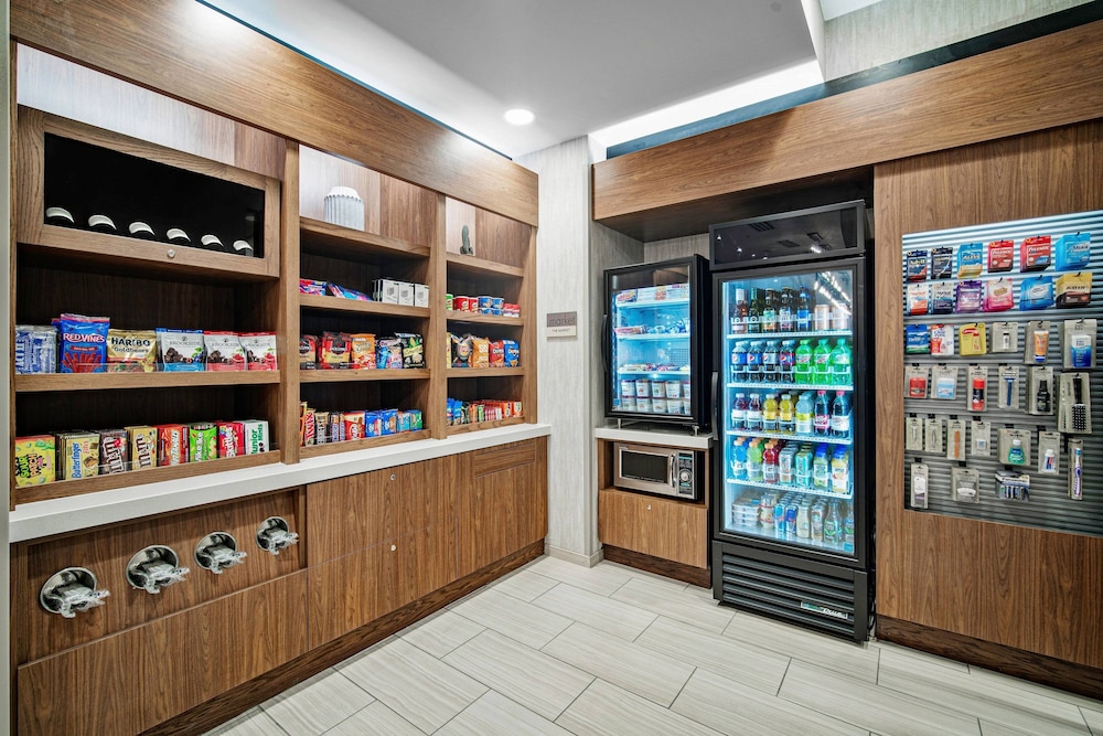 SpringHill Suites by Marriott Phoenix Goodyear 33/44